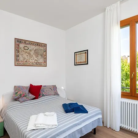 Apartment Bolle Blu, Top