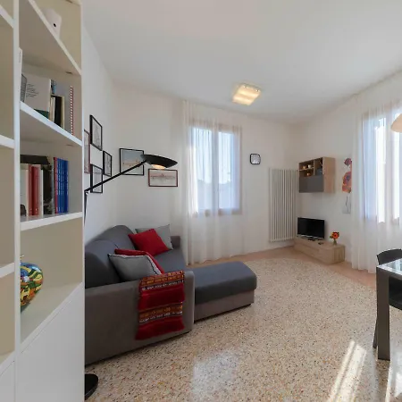 Apartment Bolle Blu, Top *